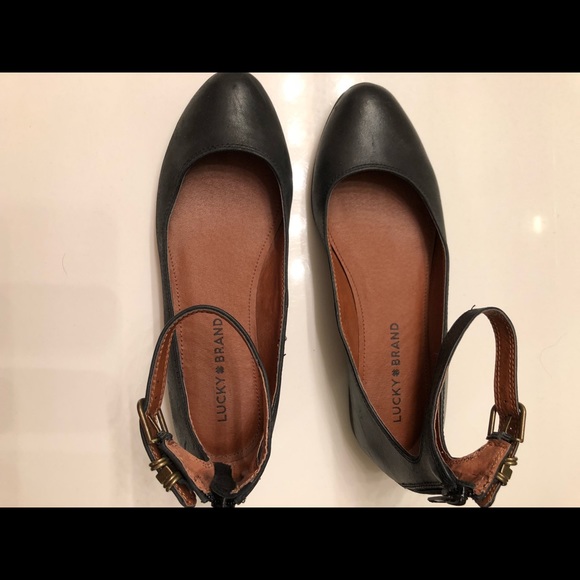 Lucky Brand  ..Cute flats with ankle straps - Picture 2 of 4